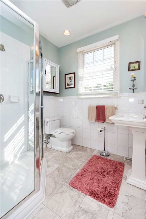 50 Crest Drive Cranston, RI 02921 - Photo 15 of 50 First floor full bathroom