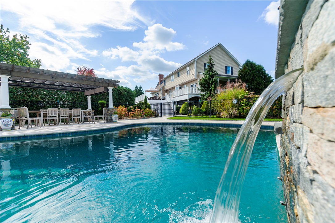 50 Crest Drive Cranston, RI 02921 - Photo 41 of 50