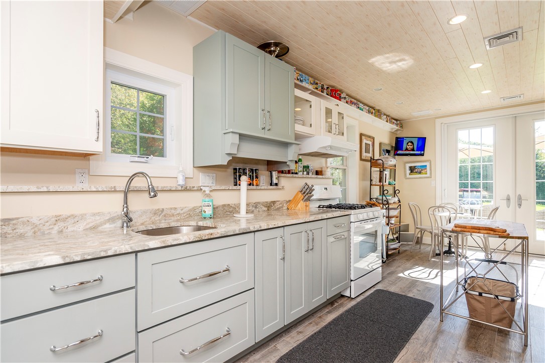 50 Crest Drive Cranston, RI 02921 - Photo 45 of 50 Pool house kitchen