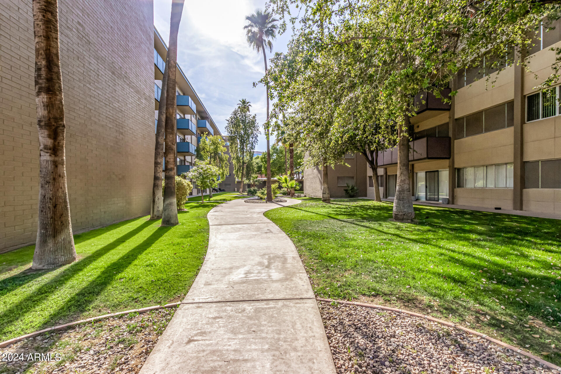 355 East Thomas Road, Unit B102 Phoenix, AZ 85012 - Photo 32 of 33 0032-33-Thomas