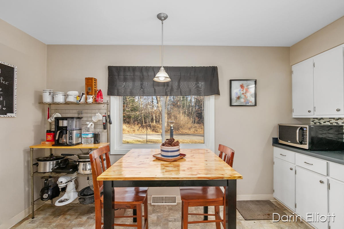 847 Harrison Street Belding, MI 48809 - Photo 12 of 28 IMG_1009