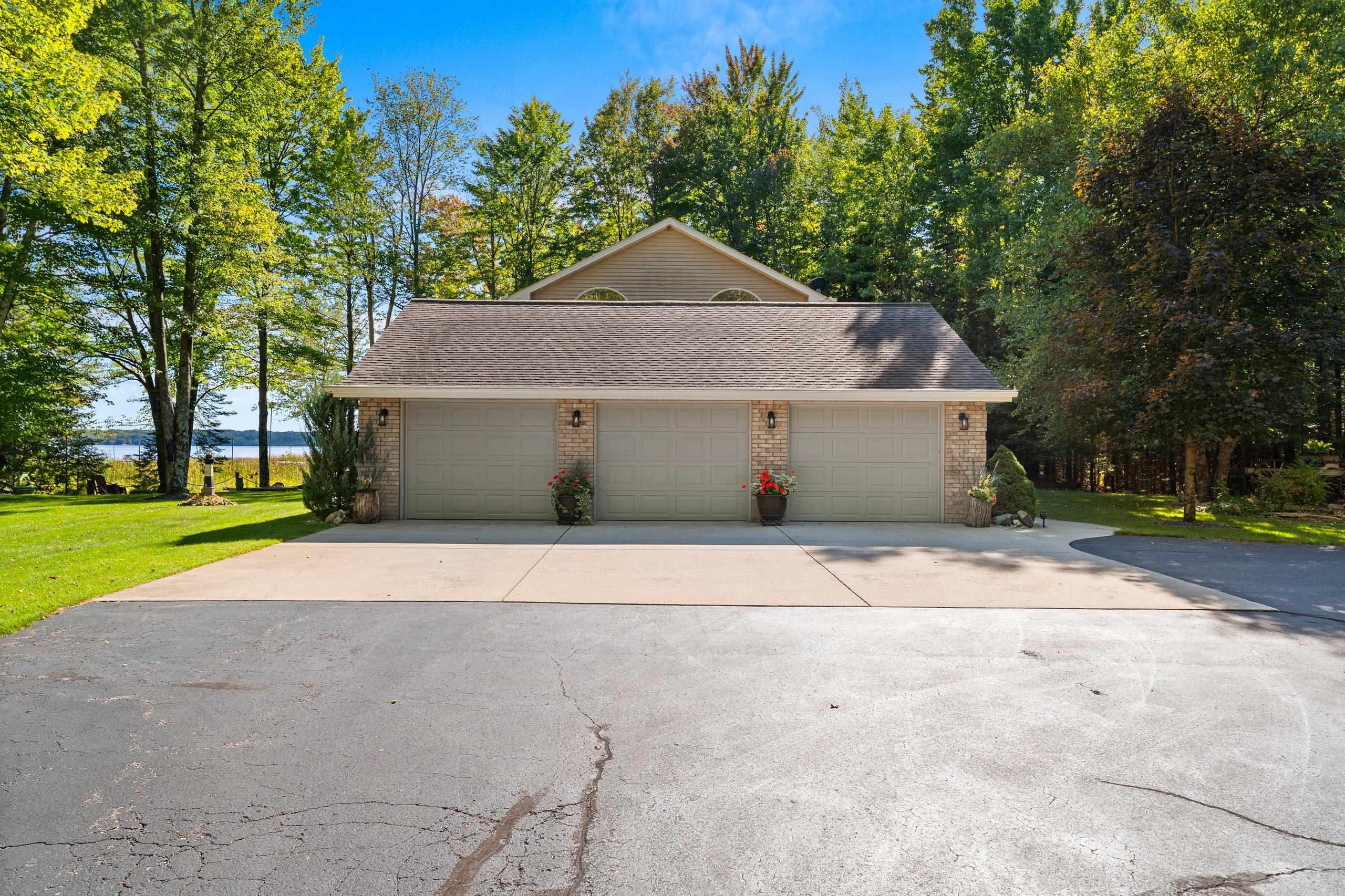 W6005 Lake Road Wausaukee, WI 54177 - Photo 40 of 65 Gallery Image 40