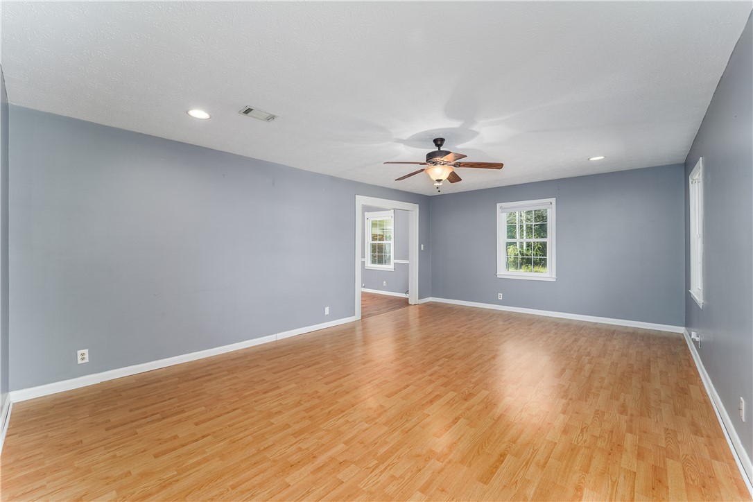 1502 Seminole Trail Waycross, GA 31501 - Photo 3 of 29