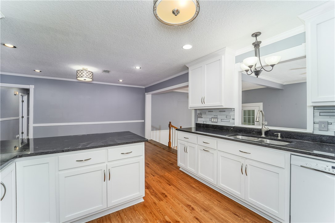 1502 Seminole Trail Waycross, GA 31501 - Photo 9 of 29