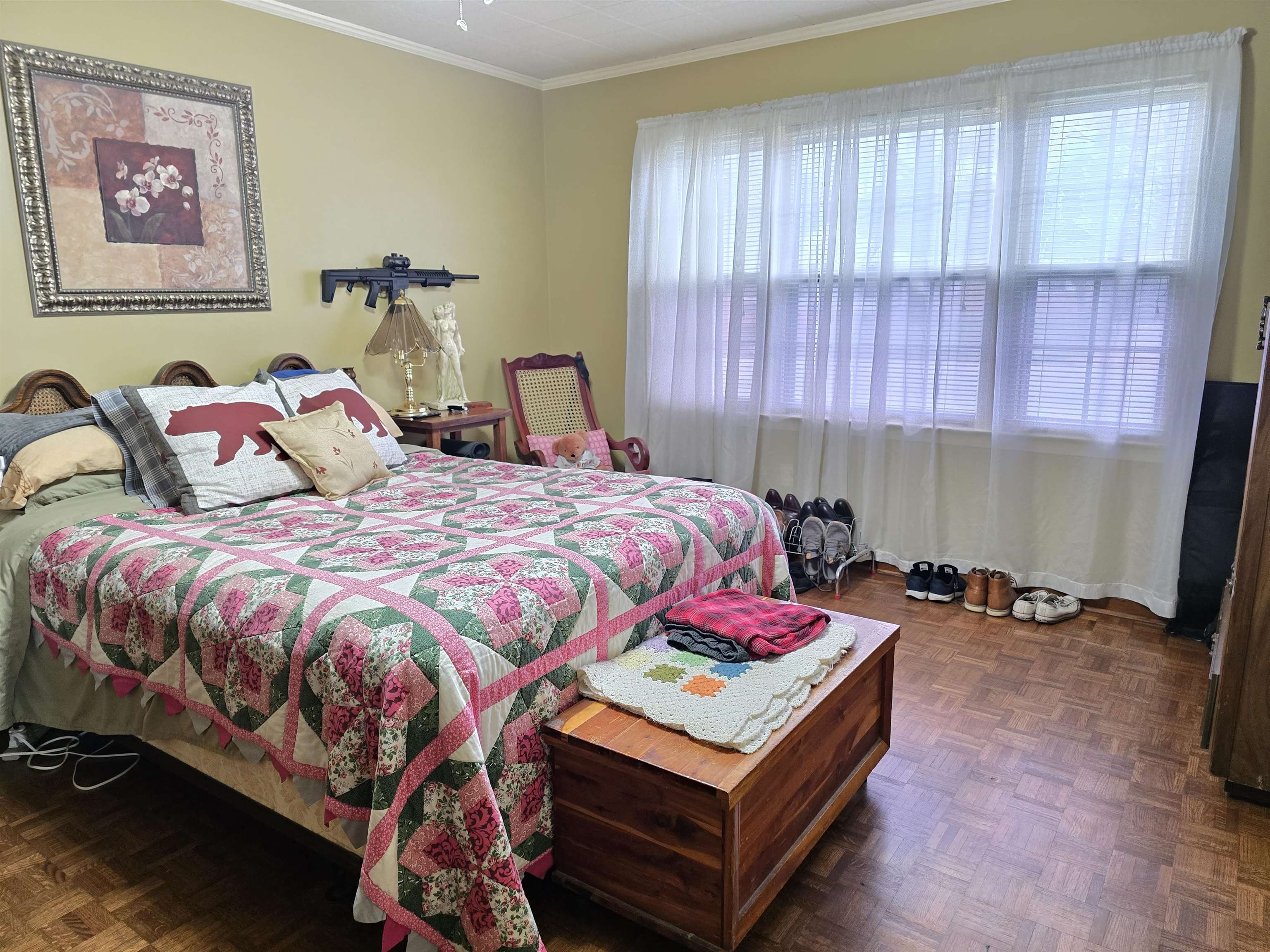 4885 Macon Road Memphis, TN 38122 - Photo 5 of 39 a bedroom with a bed and window
