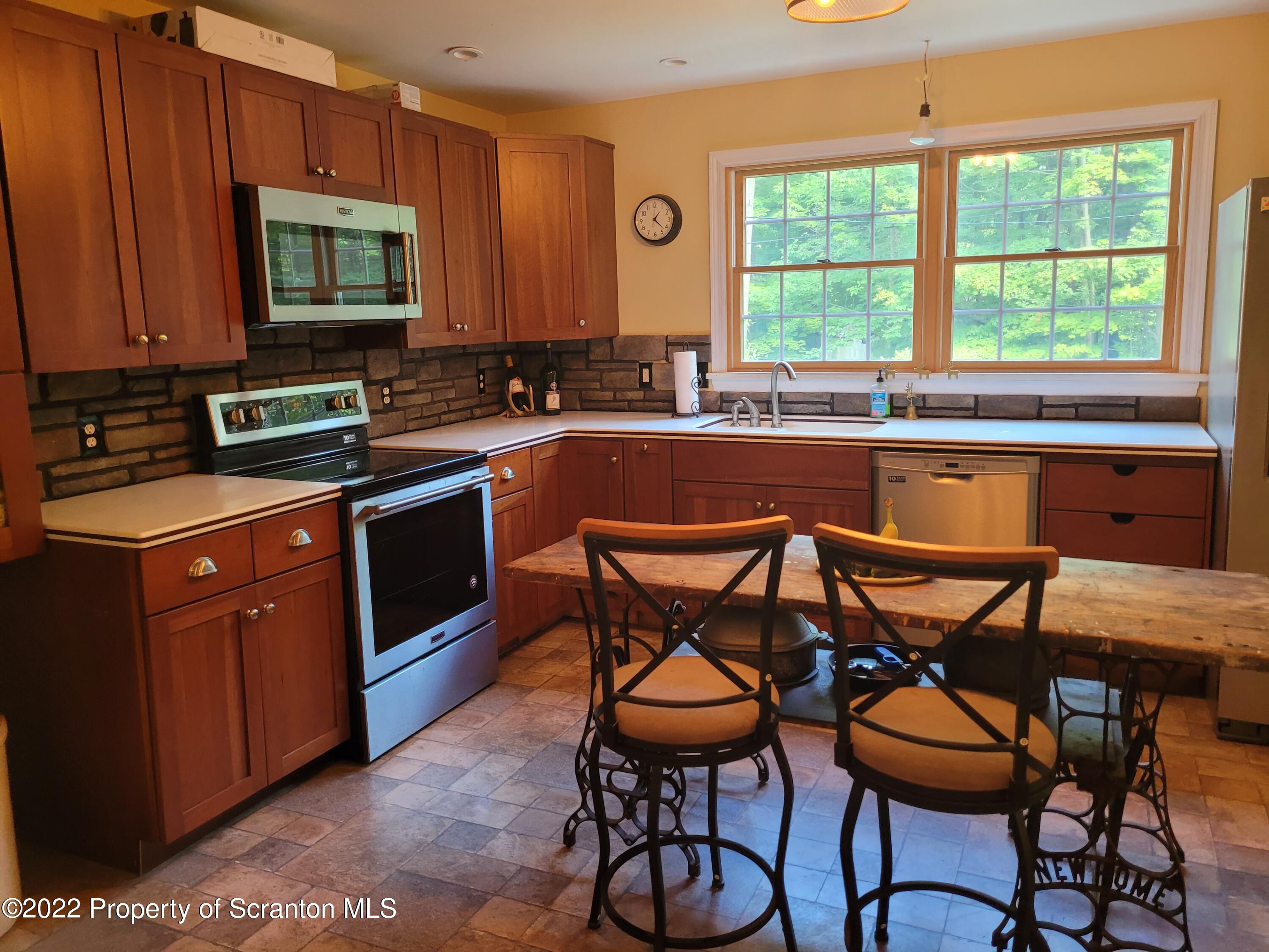 25 Bailor Road Moscow, PA 18444 - Photo 4 of 17 Gallery Image 4