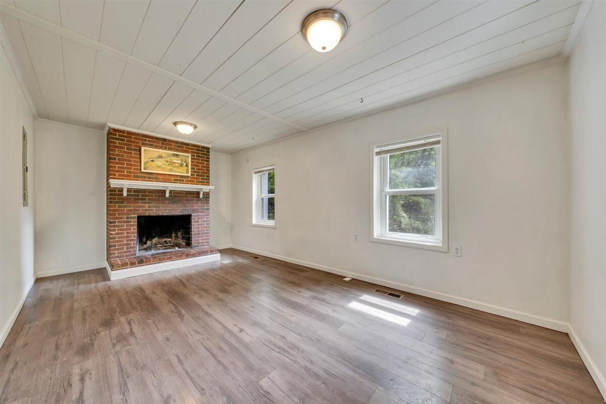 4312 Seneca Hollow Road Elliston, VA 24087 - Photo 4 of 23 11-MIB00512