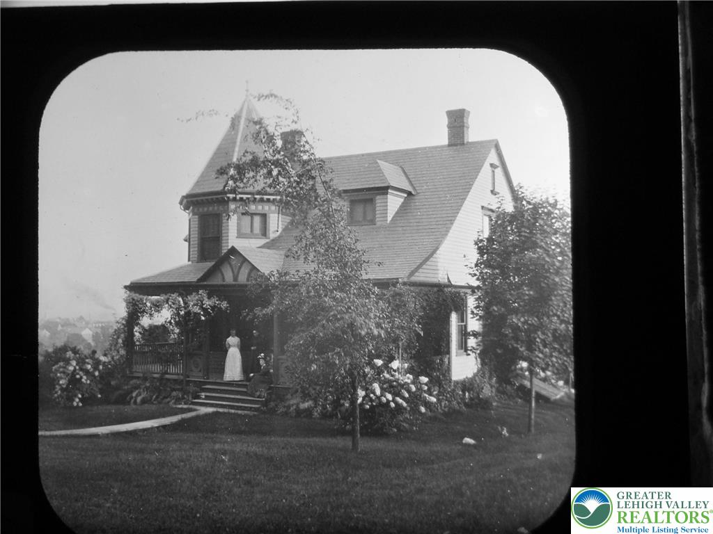 325 West Center Street Nazareth, PA 18064 - Photo 40 of 44