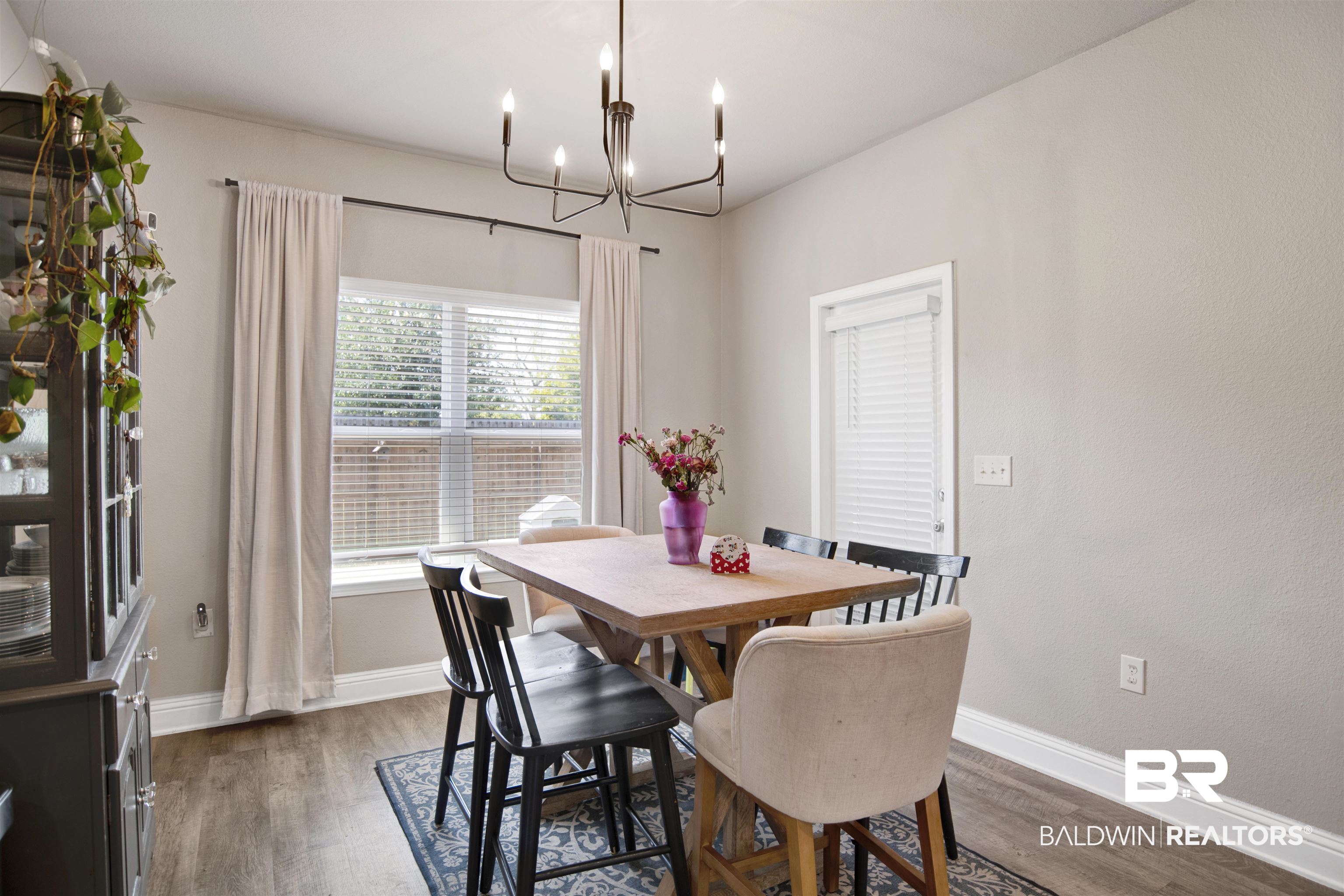8669 Bronze Lane Foley, AL 36535 - Photo 16 of 28 Breakfast Area