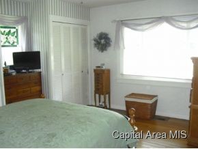 2004 Mound Road Jacksonville, IL 62650 - Photo 9 of 15 Gallery Image 9