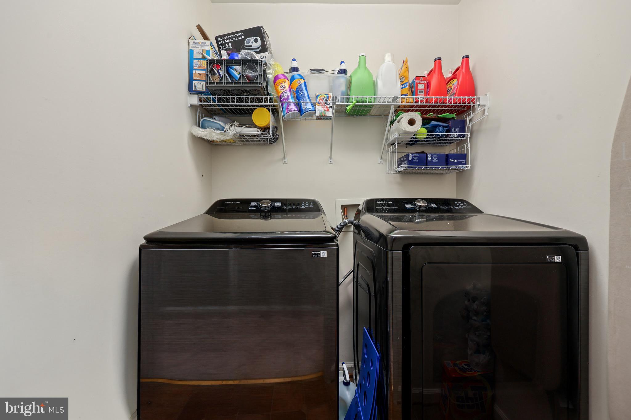 3671 Expedition Drive Triangle, VA 22172 - Photo 39 of 55 a kitchen with a stove and cabinets