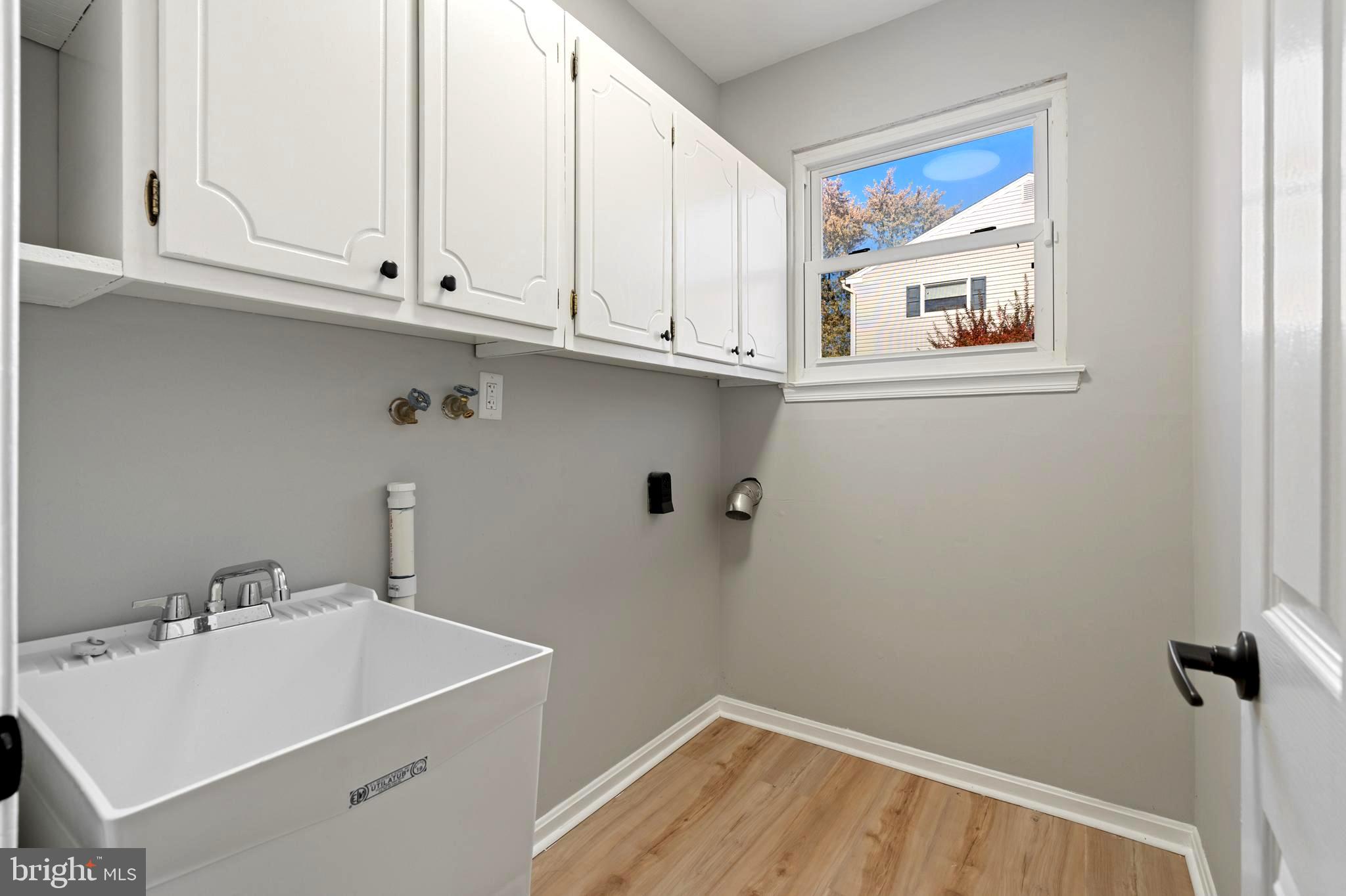 3231 Hayes Road Norristown, PA 19403 - Photo 17 of 44 Laundry Room