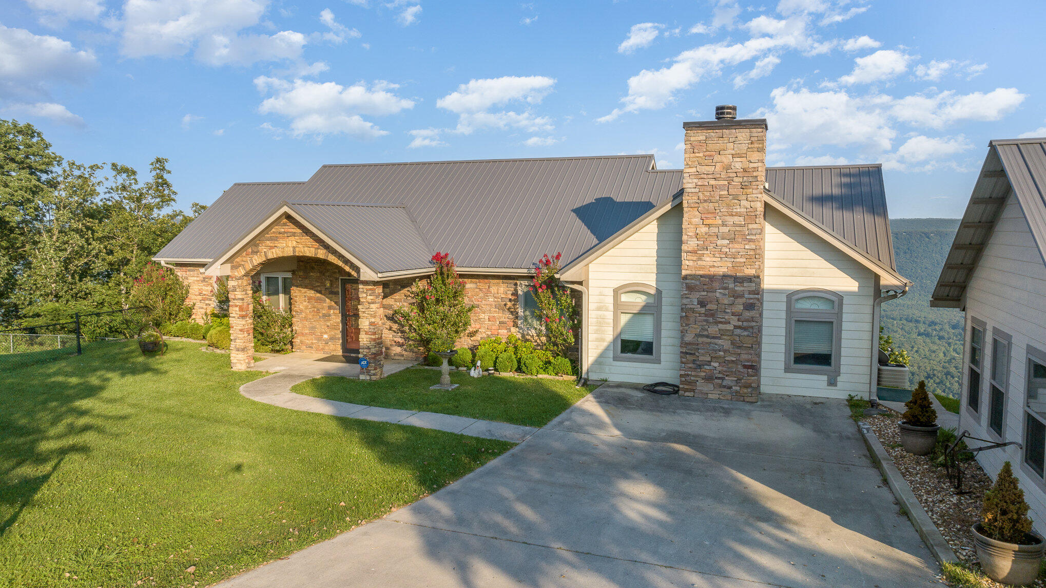 1043 Sunset Drive Rising Fawn, GA 30738 - Photo 4 of 59 3