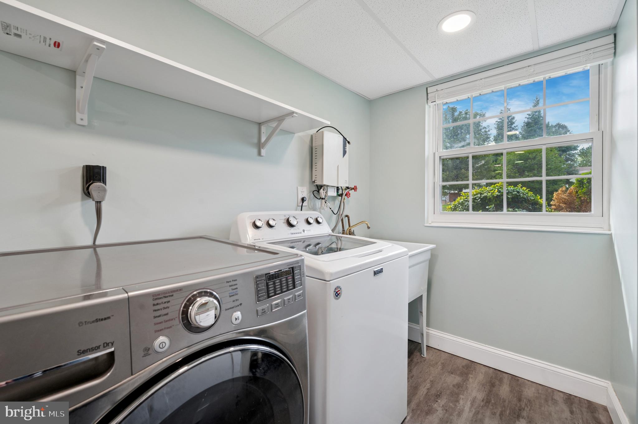 26 Anvil Road Aston, PA 19014 - Photo 27 of 30 a utility room with dryer and washer