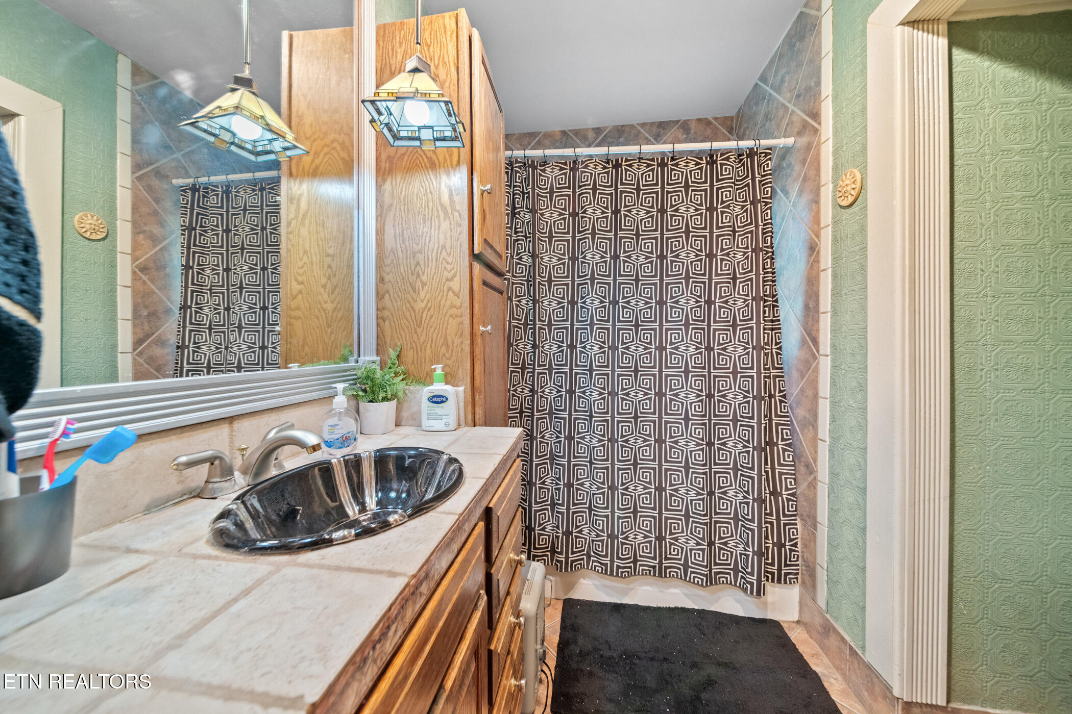 4303 Pleasant Ridge Road Knoxville, TN 37912 - Photo 12 of 23 BATHROOM 1