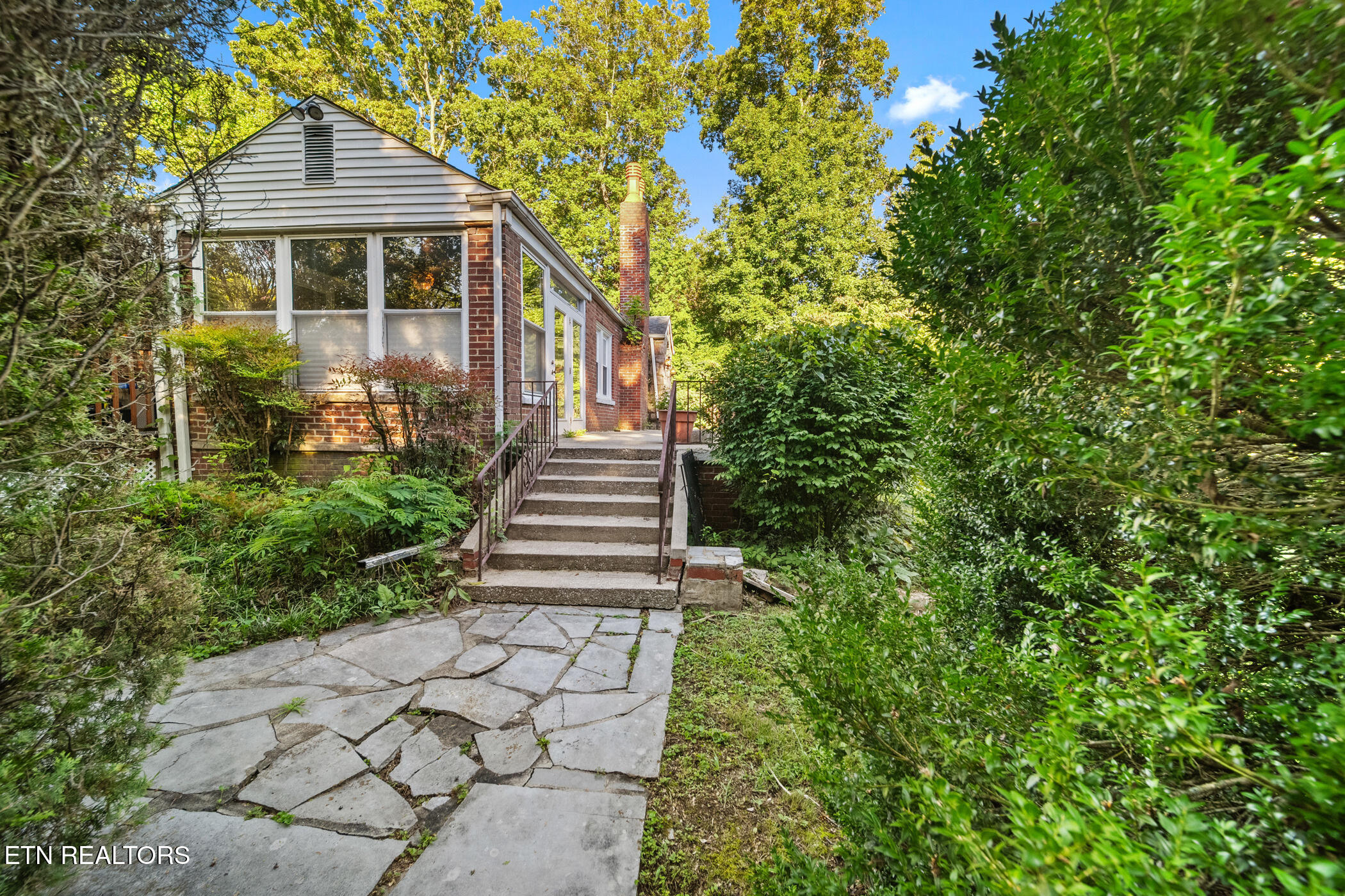 4303 Pleasant Ridge Road Knoxville, TN 37912 - Photo 18 of 23 EXTERIOR