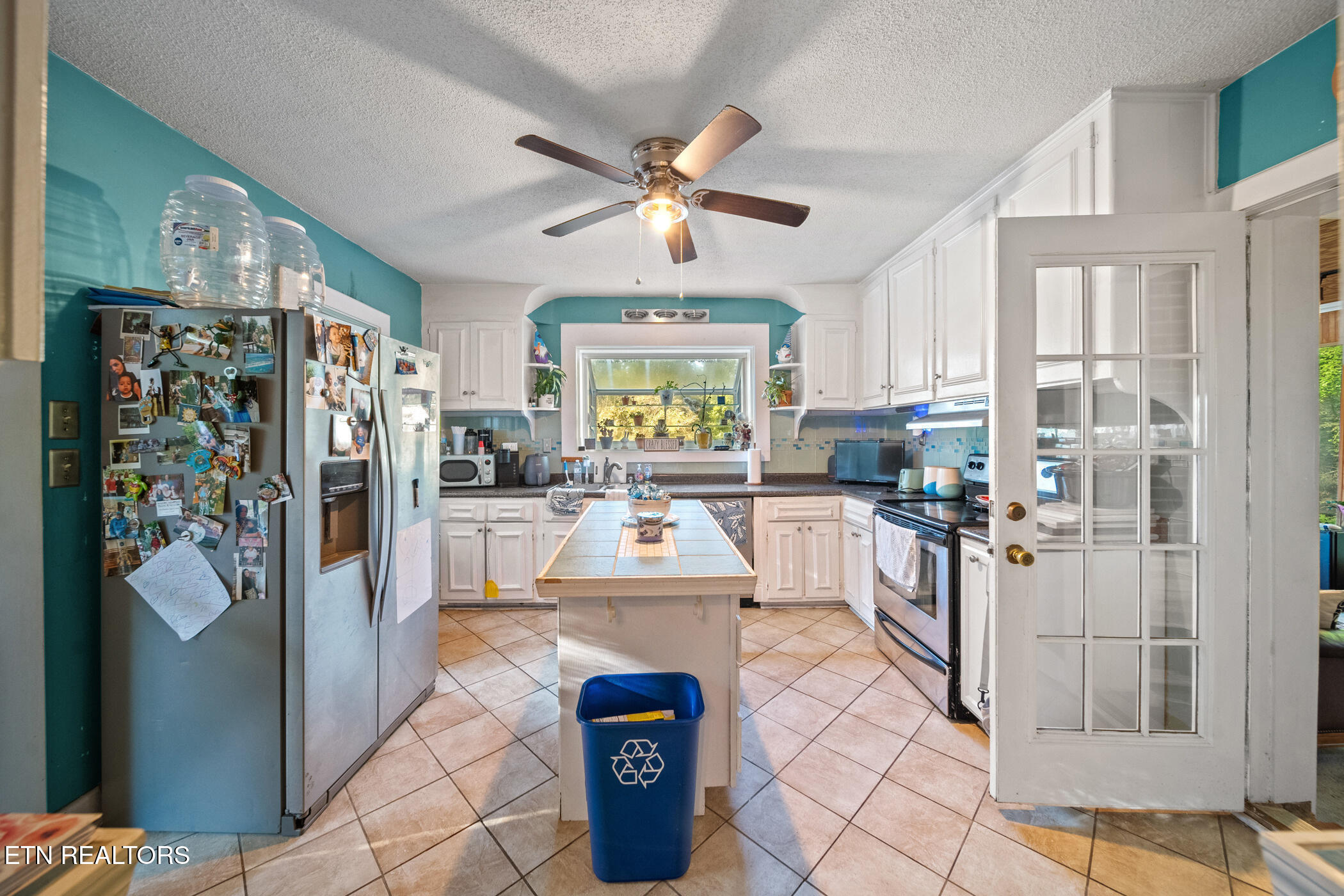 4303 Pleasant Ridge Road Knoxville, TN 37912 - Photo 5 of 23 KITCHEN