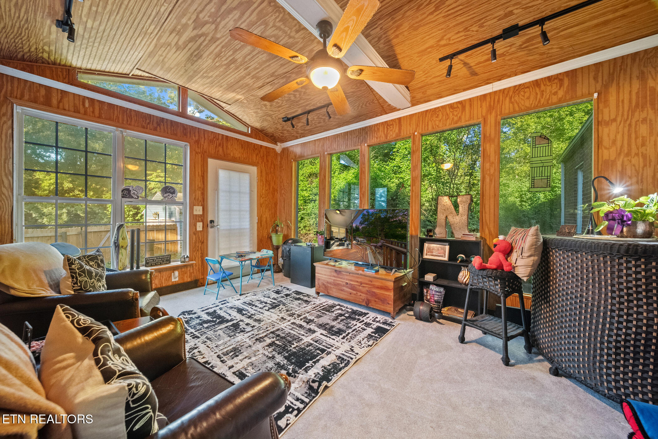 4303 Pleasant Ridge Road Knoxville, TN 37912 - Photo 8 of 23 SUNROOM