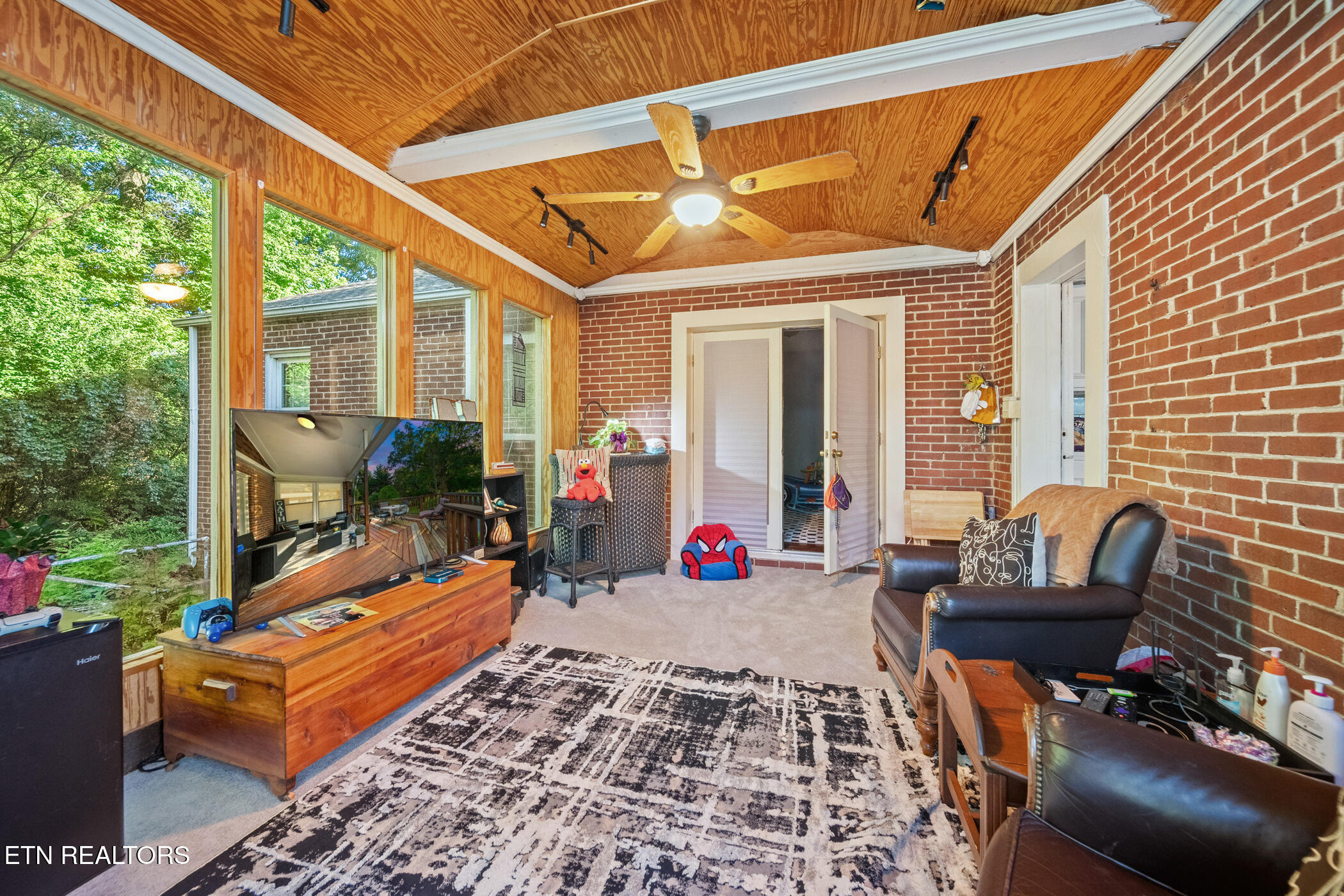 4303 Pleasant Ridge Road Knoxville, TN 37912 - Photo 9 of 23 SUNROOM
