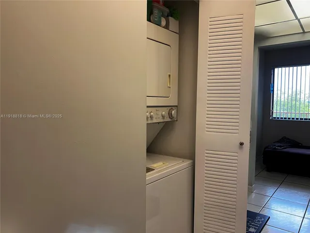 a bathroom with a toilet