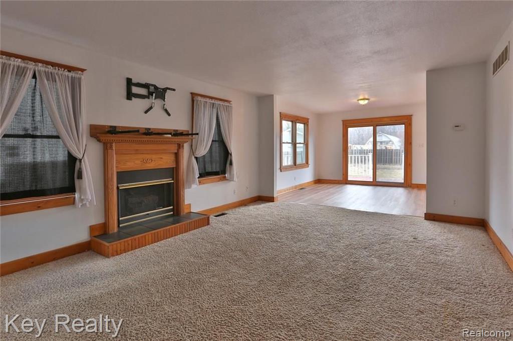 11868 Grafton Road Carleton, MI 48117 - Photo 11 of 27