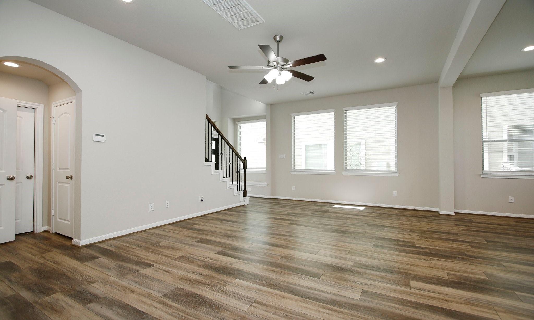 239 Biltmore Loop Montgomery, TX 77316 - Photo 11 of 40