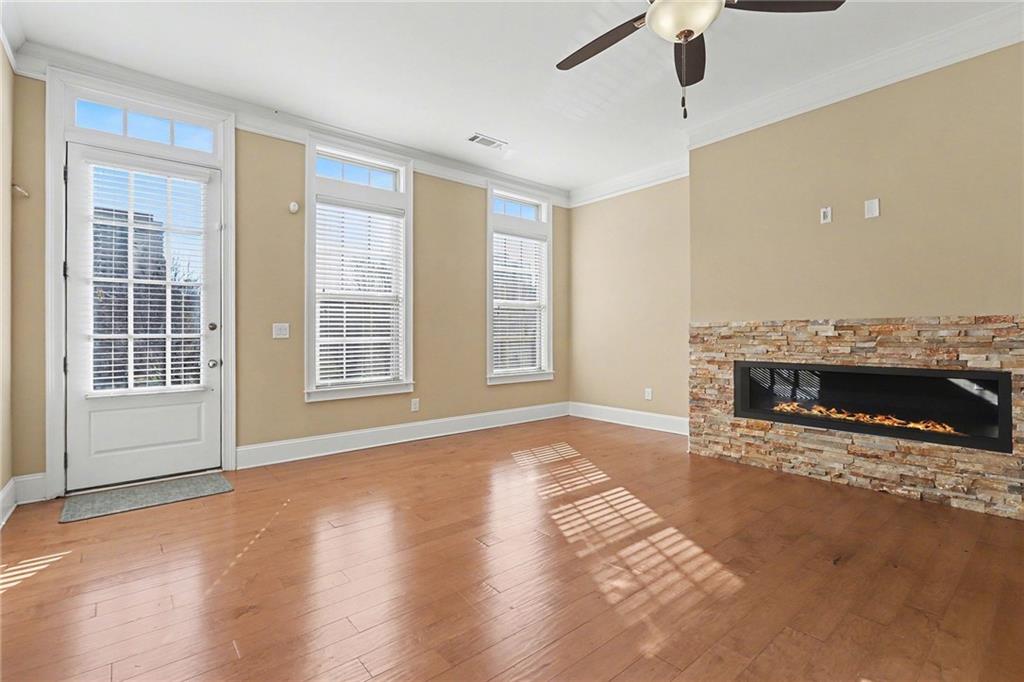 1155 Holly Avenue Atlanta, GA 30338 - Photo 10 of 31