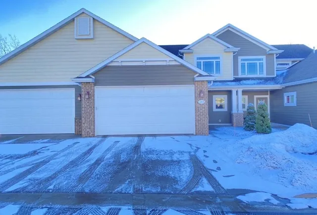 $335,000 | 1713 Oak Hollow Lane, Neenah, WI 54956