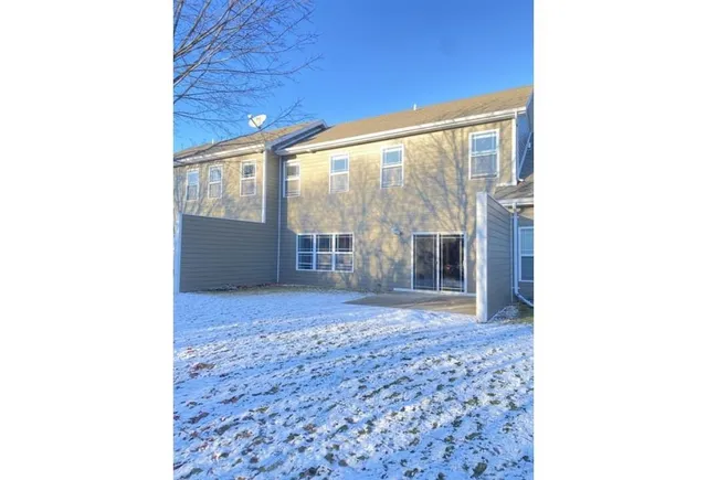 $335,000 | 1713 Oak Hollow Lane, Neenah, WI 54956