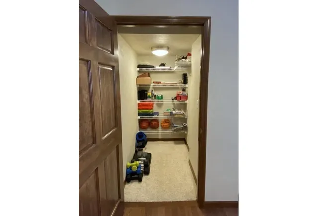 $335,000 | 1713 Oak Hollow Lane, Neenah, WI 54956