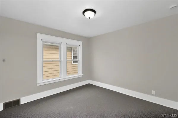 $1,100 | 2463 South Avenue, Niagara Falls, NY 14305