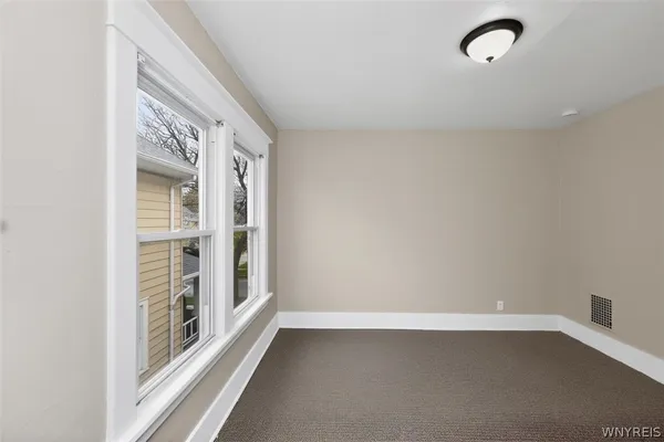 $1,100 | 2463 South Avenue, Niagara Falls, NY 14305