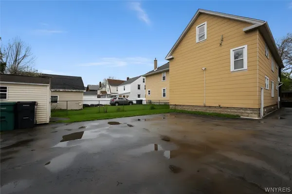 $1,100 | 2463 South Avenue, Niagara Falls, NY 14305