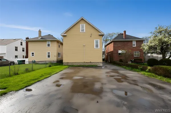 $1,100 | 2463 South Avenue, Niagara Falls, NY 14305
