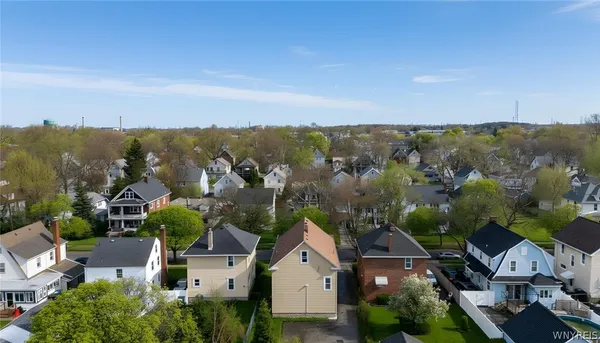 $1,100 | 2463 South Avenue, Niagara Falls, NY 14305