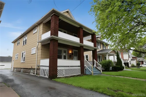 $1,100 | 2463 South Avenue, Niagara Falls, NY 14305