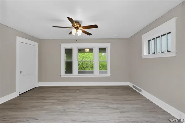 $1,100 | 2463 South Avenue, Niagara Falls, NY 14305