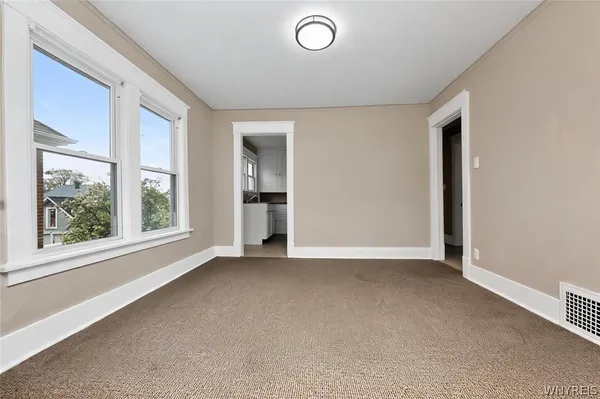$1,100 | 2463 South Avenue, Niagara Falls, NY 14305