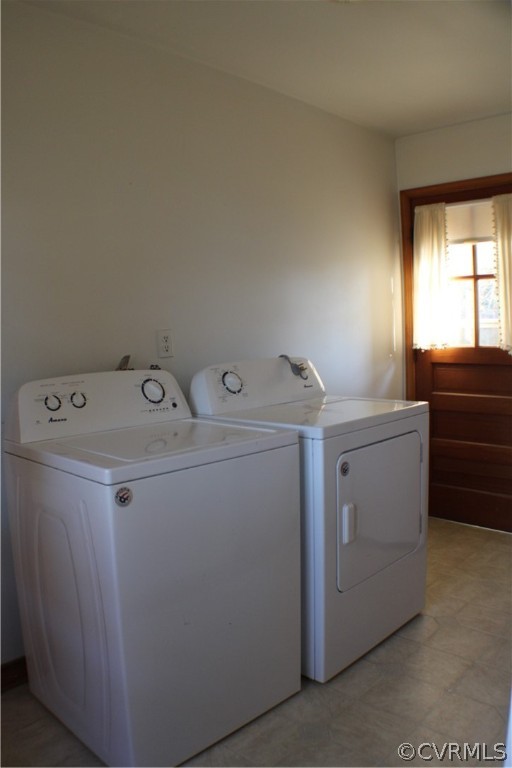 8132 Concho Road North Chesterfield, VA 23237 - Photo 19 of 32 a utility room with dryer and washer