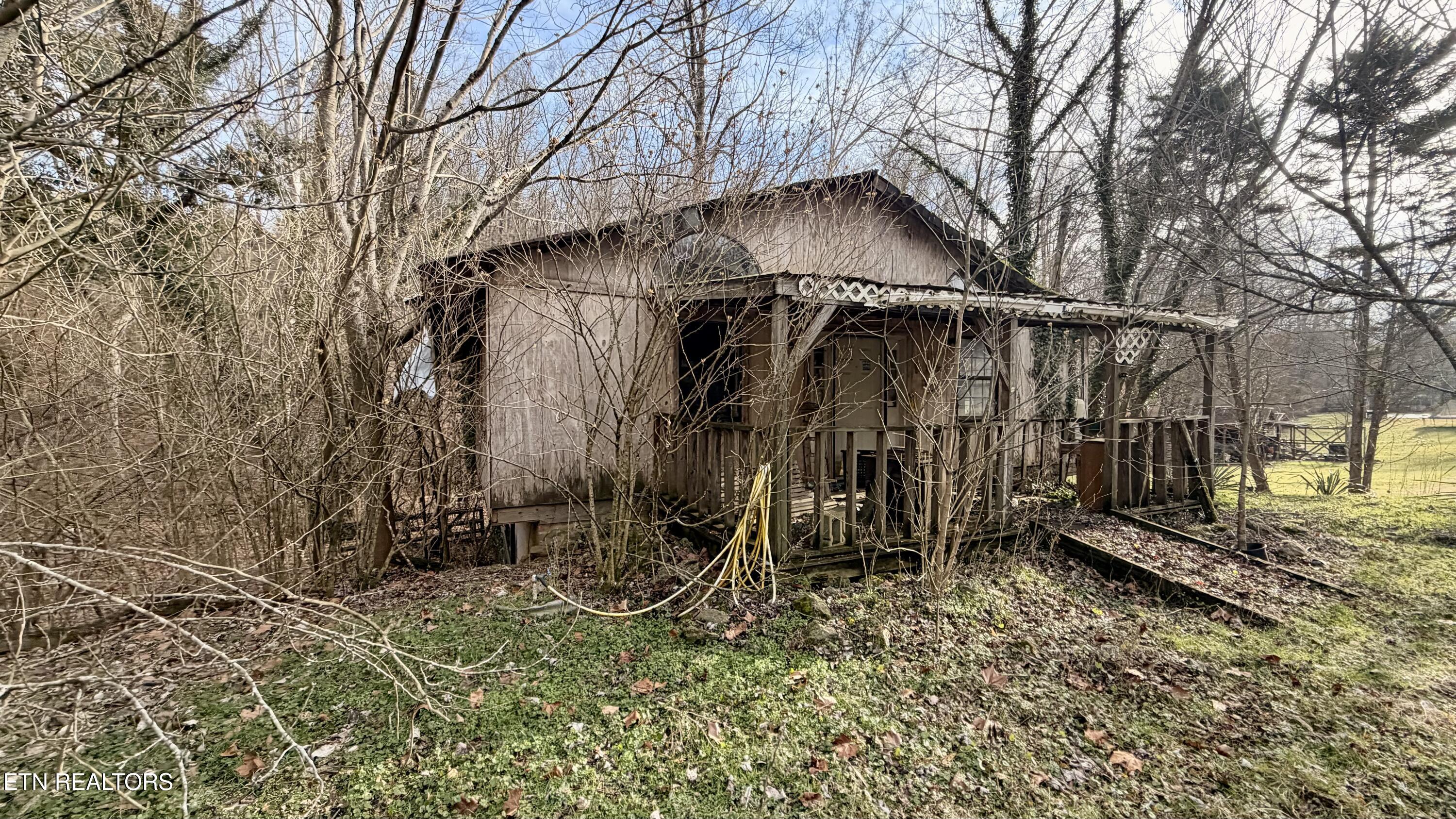1747 East Old Topside Road Louisville, TN 37777 - Photo 17 of 22 FullSizeRender