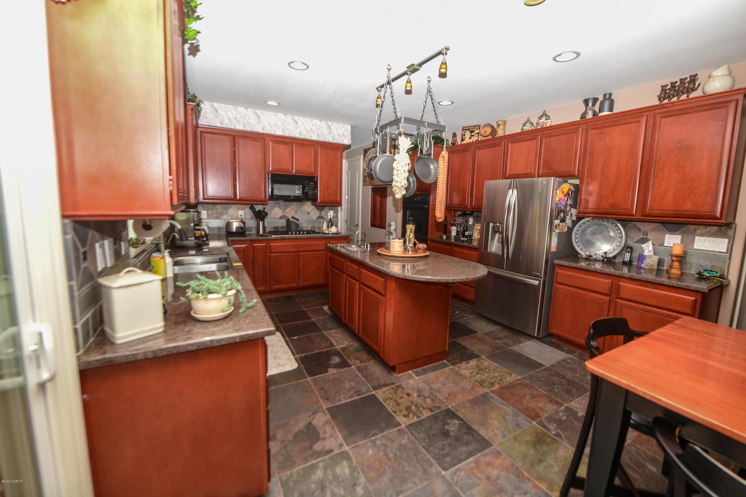 730 Onstott Road Lompoc, CA 93436 - Photo 21 of 103 KITCHEN