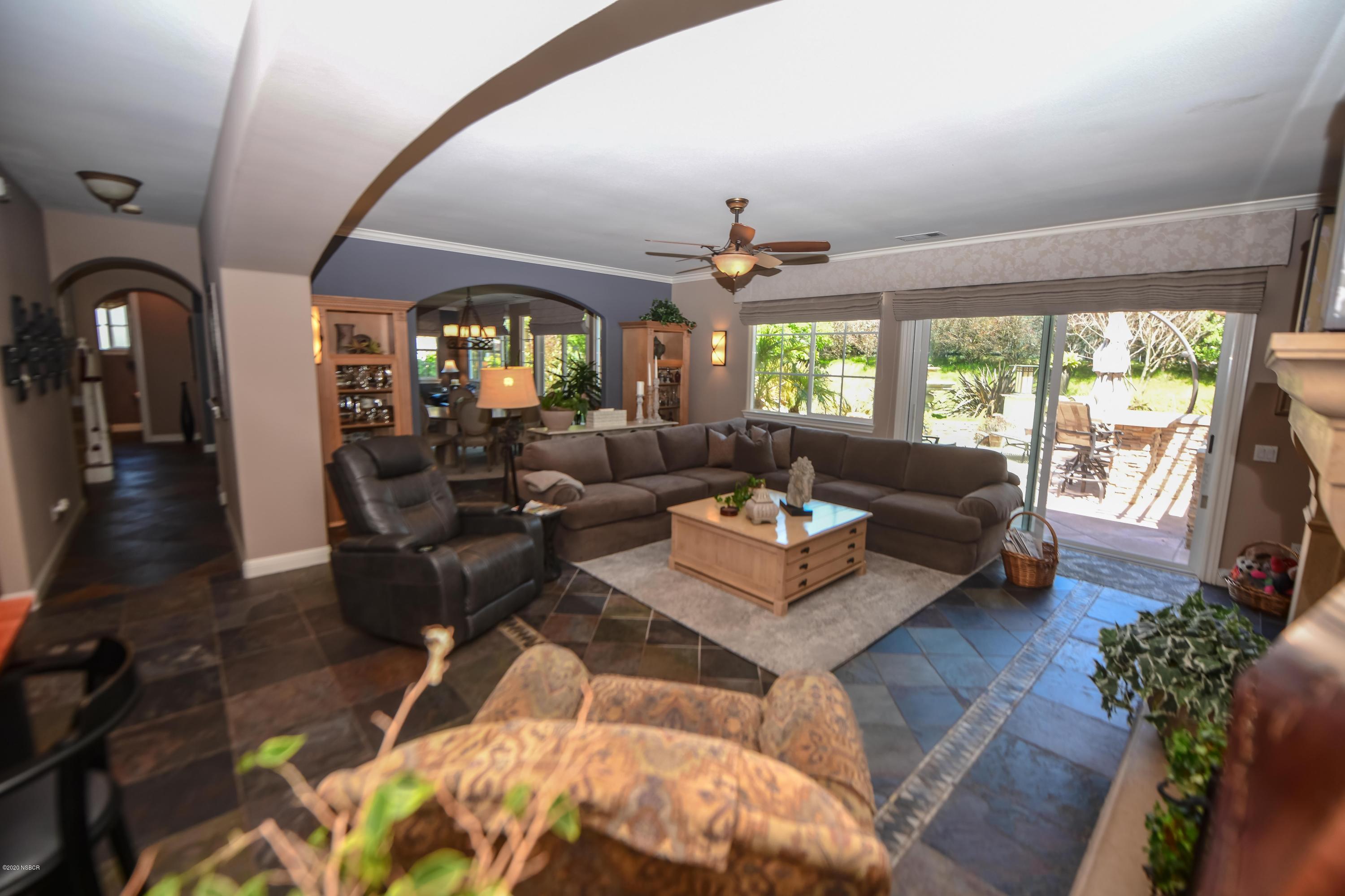 730 Onstott Road Lompoc, CA 93436 - Photo 9 of 103 FRONT LIVING ROOM