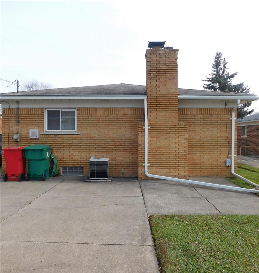 24641 Grove Eastpointe Mi 48021 Eastpointe, MI 48021 - Photo 22 of 25