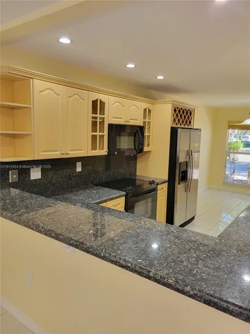 $3,200 | 2750 North 34th Avenue, Unit 9G, Hollywood, FL 33021