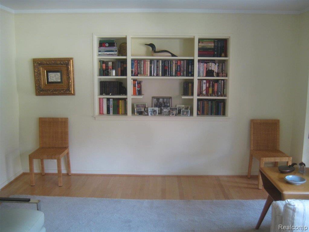 466 Lexington Road Grosse Pointe, MI 48236 - Photo 3 of 16 005.JPG