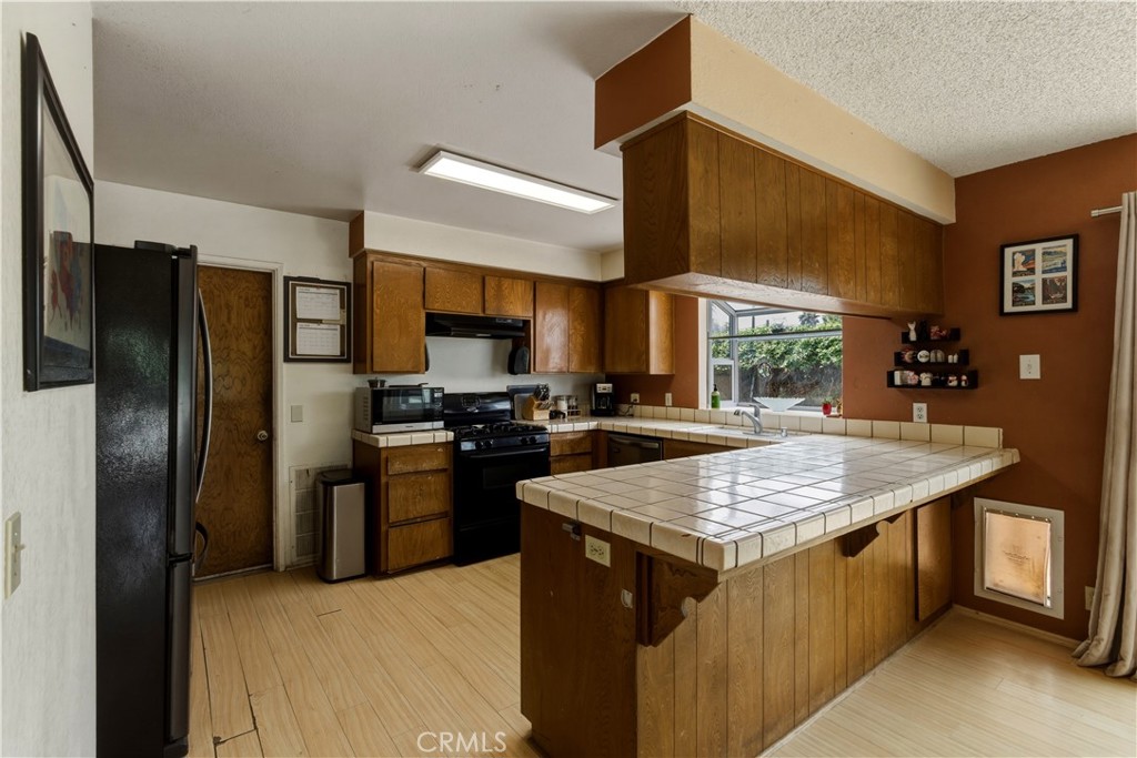 2251 South Stage Coach Lane Fallbrook, CA 92028 - Photo 12 of 69 Kitchen