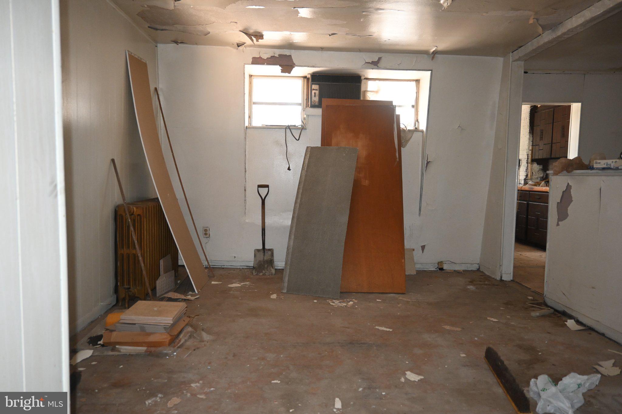 433 North Gross Street Philadelphia, PA 19151 - Photo 13 of 30 Living Room