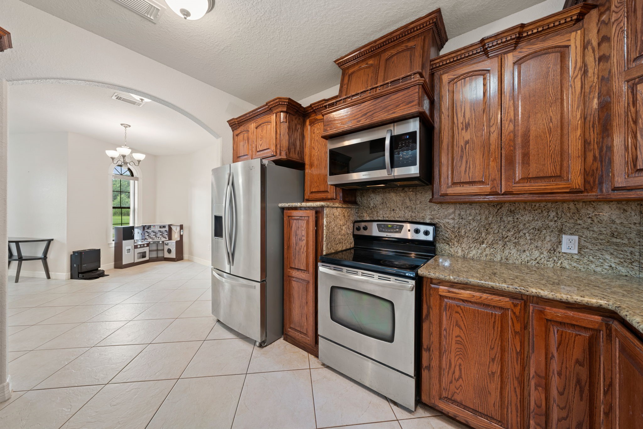 208 Tracy Street Angleton, TX 77515 - Photo 12 of 48