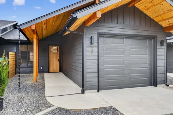 $925,000 | 33 Rebecca Lane, Nordman, ID 83848
