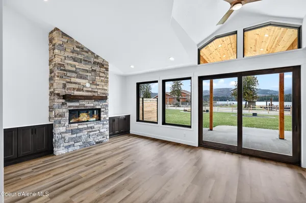 $925,000 | 33 Rebecca Lane, Nordman, ID 83848